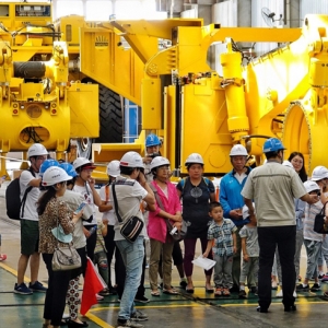 北京：假日里的工厂游